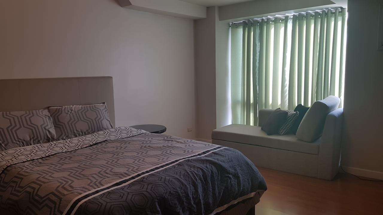 Eton Baypark Apartment Manila Exterior photo